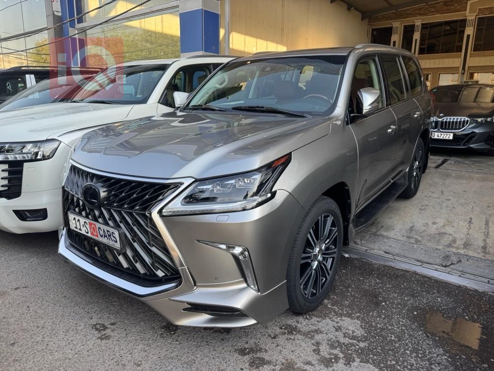 Lexus LX
